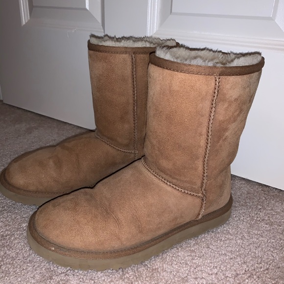 UGG short boots - Picture 2 of 3